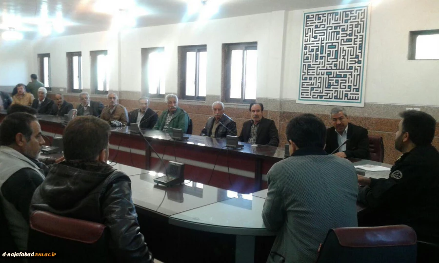 اولین کارگاه آموزشی ،توجیهی رانندگان مینی بوسرانی نجف آباد در دانشکده فنی وحرفه ای سمیه  3