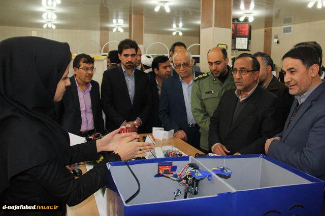 برگزاری اولین همایش اقتصادی مقاومتی در نجف آباد آموزشکده سمیه 3