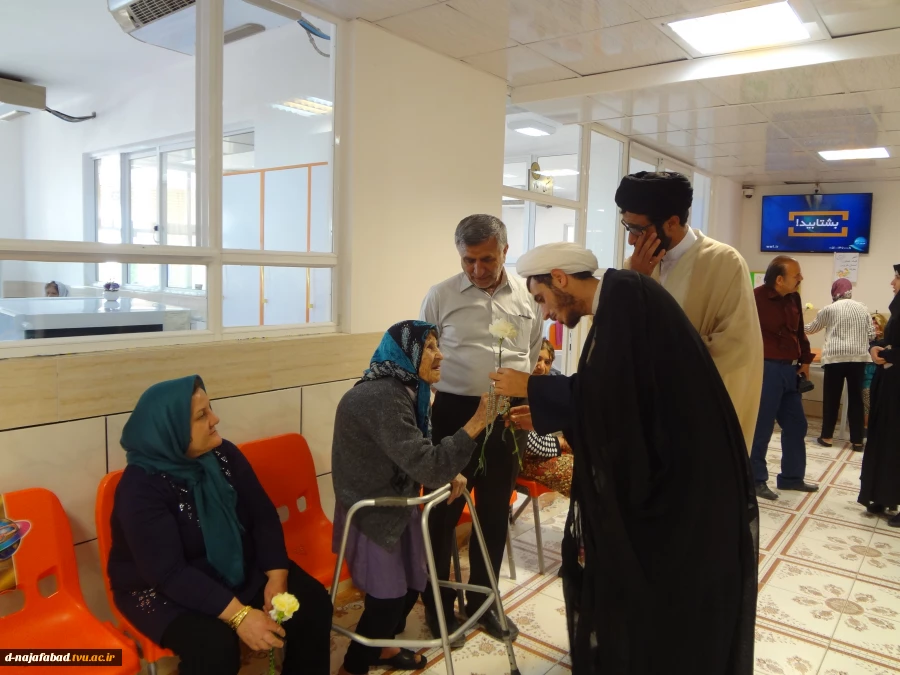 دیدار ریاست آموزشکده دختران نجف آباد ،همکاران ومسئولین شهری از خانه سالمندان  5