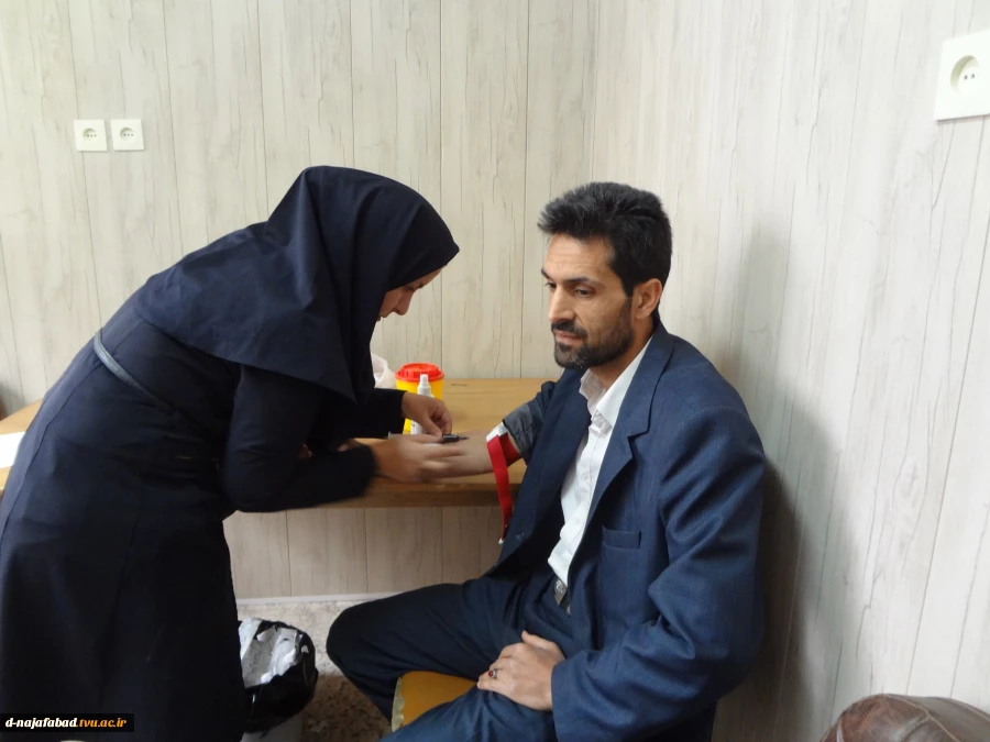 انجام آزمایشات سلامت پرسنل دانشکده دختران نجف آباد با همکاری کلینیک فرهنگیان نجف آباد   5