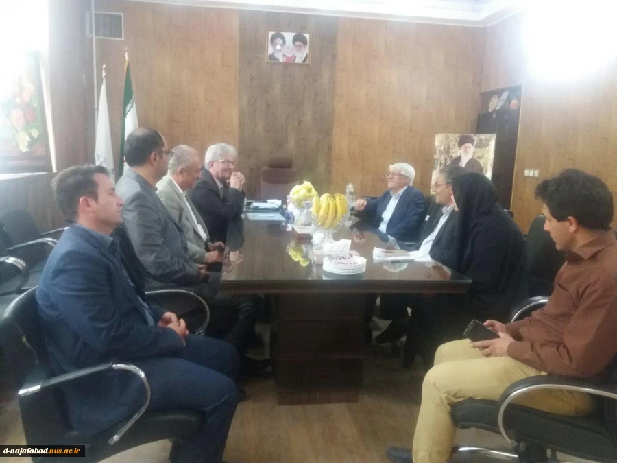 بازدید دکتر شمس رئیس دانشگاه فنی از آموزشکده فنی و حرفه ای دختران نجف آباد 8