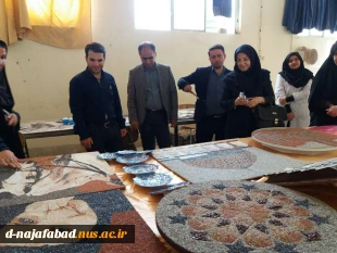 حضور خانم دکتر زارع وآقای اصفهانی ازانجمن خیریه کار آفرینی نذر اشتغال امام حسین اصفهان وبازدید از کارگاههاودستاوردهای دانشجویان دانشکده سمیه ونشست صمیمی باریاست و معاونین مرکز 3