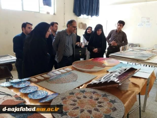 حضور خانم دکتر زارع وآقای اصفهانی ازانجمن خیریه کار آفرینی نذر اشتغال امام حسین اصفهان وبازدید از کارگاههاودستاوردهای دانشجویان دانشکده سمیه ونشست صمیمی باریاست و معاونین مرکز 10