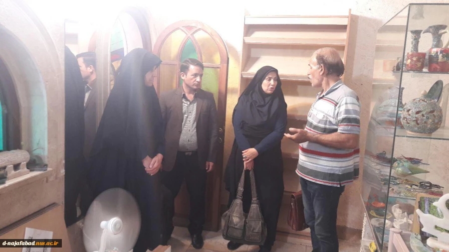 بازدید ریاست دانشکده دختران نجف آباد با هیات همراه از موزه مجموعه برج آزادی تهران 5