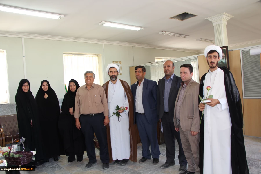 تبریک روز کارمند درهفته دولت 7