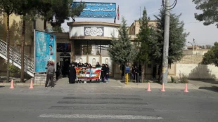 حضور مسئولین دانشکده معاونین ،حراست ،کارکنان ودانشجویان دختران نجف اباد  در راهپیمایی روز سیزده ابان 6