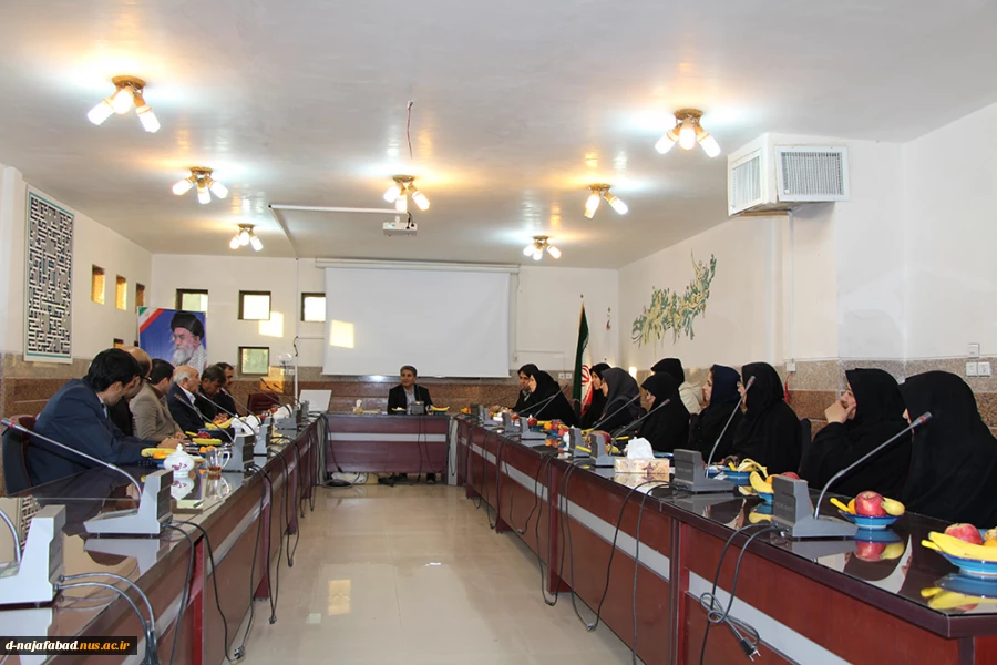 بازدید مدیرکل امور پژوهشی دانشگاه فنی وحرفه ای جناب آقای دکتر رجایی ازمرکز کارآفرینی وخلاقیت ونوآوری ودستاوردهای دانشجویان آموزشکده فنی وحرفه ای دختران نجف آباد 7