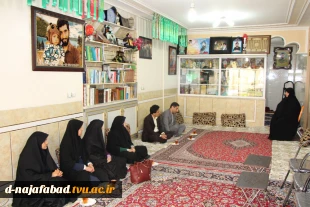 دیدار مسئولین آموزشکده فنی وحرفه ای دختران نجف آباد با خانواده شهید محسن حججی 3