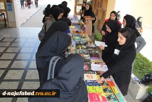 نمایشگاه کتاب به مناسبت هفته کتاب و کتابخوانی 6