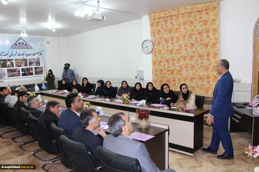 برگزاری دوره تشریفات در خانه صنعت و معدن با آموزشکده دختران نجف آباد 7
