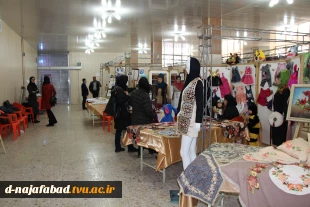 برگزاری نمایشگاه به مناسبت هفته پژوهش در آموزشکده دختران نجف آباد 9