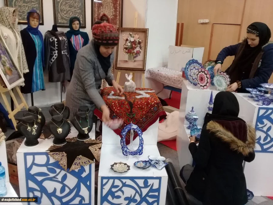 حضور فعال آموزشکده فنی وحرفه ای دختران نجف آباد در نوزدهمین نمایشگاه پژوهش، فناوری و فن بازار با ارائه دستاوردهای دانشجویان درغرفه دانشگاه فنی وحرفه ای کشور 4