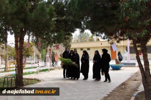 کاشت نهال درروز درختکاری با حضور ریاست و،معاونین ودانشجویان باشعار هردانشجو یک درخت 3