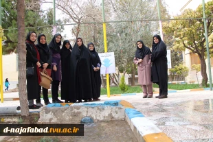 کاشت نهال درروز درختکاری با حضور ریاست و،معاونین ودانشجویان باشعار هردانشجو یک درخت 6