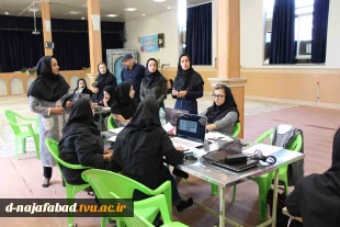 بمناسبت روز جهانی گرافیک اید ه شو درسالن اجتماعات برگزار شد 8