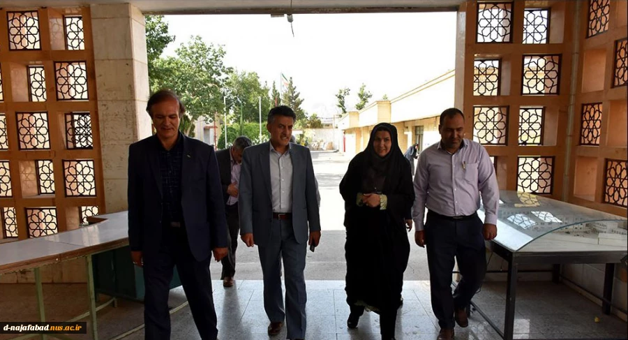 دیدار ریاست شورای اسلامی شهرستان نجف آباد بهمراه شهردار شهرستان وهمراهان با ریاست آموزشکده  فنی و حرفه 2