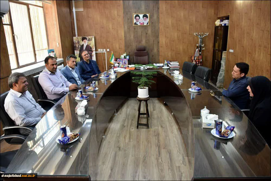 دیدار ریاست شورای اسلامی شهرستان نجف آباد بهمراه شهردار شهرستان وهمراهان با ریاست آموزشکده  فنی و حرفه 4