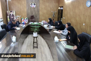 بازدید سرپرست دانشگاه فنی و حرفه ای استان اصفهان از آموزشکده فنی وحرفه ای دختران نجف آباد 4