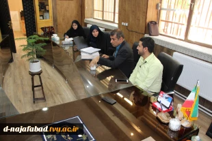 حضورآقای دکتررضا زعفریان معاونت محترم آموزشی وپژوهشی ومشاور رئیس دانشکده در کسب و کارها و رویدادهای دانشجویی دردانشگاه تهران درجلسه شورای اداری شهرستان وبازدید از آموزشکده فنی و حرفه ای دختران نجف آباد 7