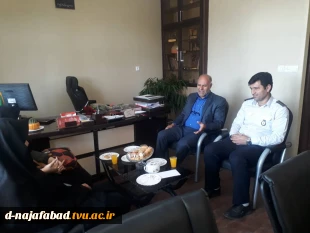 بمناسبت روز آتش نشان ،ریاست آموزشکده دختران نجف آباد به همراه معاونت فرهنگی ودانشجویی با ریاست سازمان آتش نشانی شهرستان نجف آباد دیدار کردند  4