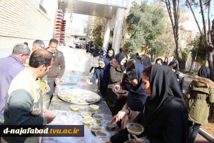 پخت و توزیع آش رشته به مناسبت 16 آذر ماه روز دانشجودر  دانشکده فنی وحرفه ای دختران نجف آباد 4
