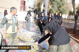 پخت و توزیع آش رشته به مناسبت 16 آذر ماه روز دانشجودر  دانشکده فنی وحرفه ای دختران نجف آباد 5