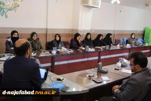 کارگاه آموزشی بازخوانی و تحلیل گام دوم انقلاب توسط آقای دکتر مصری نژاد  دردانشکده فنی و حرفه ای دختران نجف آباد برگزار شد 5