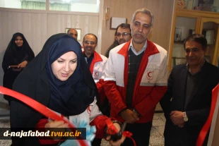 آیین نکوداشت خدمات داوطلبانه و تجلیل از داوطلبان جمعیت هلال احمر شهرستان نجف آباد در سالن کنفرانس  دانشکده فنی وحرفه ای دختران نجف آباد بر گزار شد و دفتر کانون داوطلبان دانشکده سمیه نیز افتتاح شد. 3