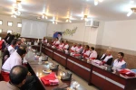 آیین نکوداشت خدمات داوطلبانه و تجلیل از داوطلبان جمعیت هلال احمر شهرستان نجف آباد در سالن کنفرانس  دانشکده فنی وحرفه ای دختران نجف آباد بر گزار شد و دفتر کانون داوطلبان دانشکده سمیه نیز افتتاح شد. 5
