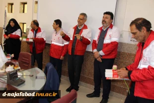 آیین نکوداشت خدمات داوطلبانه و تجلیل از داوطلبان جمعیت هلال احمر شهرستان نجف آباد در سالن کنفرانس  دانشکده فنی وحرفه ای دختران نجف آباد بر گزار شد و دفتر کانون داوطلبان دانشکده سمیه نیز افتتاح شد. 8
