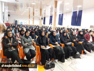 کارگاه آموزشی کارآفرینی با موضوع نبایدهای کسب و کار سخنران خانم مهندس ندا موسوی   در سالن اجتماعات دانشکده فنی وحرفه ای دختران نجف آباد برگزار گردید. 4