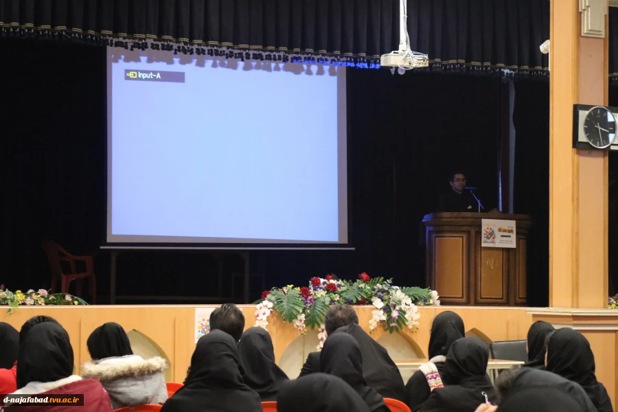 از سلسله نشست های کارآفرینی ، کارگاه آموزشی با عنوان پاتوق نجف آباد در سالن اجتماعات دانشکده سمیه برگزار شد. 2