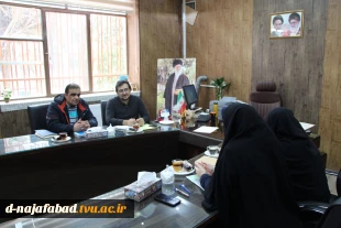 نشست ریاست دانشکده سمیه با نماینده سایت ده بازار 3