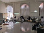 دوخت و آماده سازی ماسک دو لایه در آموزشکده فنی و حرفه ای دختران نجف آباد 6
