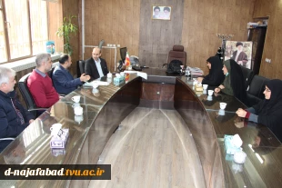 نماینده مردم شهرستان نجف آباد در مجلس شورای اسلامی با رئیس دانشگاه فنی وحرفه ای استان و ریاست آموزشکده دختران نجف آباد با دیدار و گفتگو کرد  4