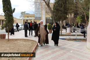 معاون استاندار و فرماندار ویژه شهرستان بهمراه امام جمعه شهر نجف آباد  با ریاست آموزشکده دختران سمیه دیدار و گفتگو نمودند  4
