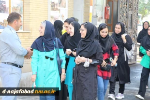آیین بازگشایی دانشگاه ها واستقبال از دانشجویان با حضورخادم یاران حرم رضوی در آموزشکده دختران نجف آباد برگزار شد  6