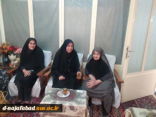 بمناسبت هفته دفاع مقدس نماینده بنیاد شهید شهرستان وهمراهان با چهار خانواده معظم شهدای هشت سال دفاع مقدس دیدارکردند. 3