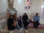 بمناسبت هفته دفاع مقدس نماینده بنیاد شهید شهرستان وهمراهان با چهار خانواده معظم شهدای هشت سال دفاع مقدس دیدارکردند. 4
