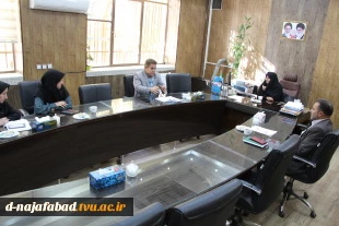دیدار رییس اداره صنعت ومعدن و تجارت شهرستان با ریاست آموزشکده فنی وحرفه ای دختران نجف آباد  6