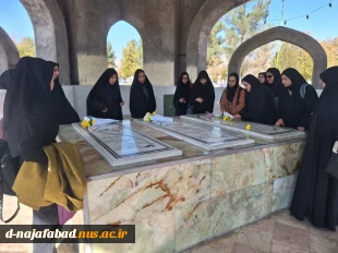 بمناسبت هفته بسیج ، قبور مطهر یادمان شهدای غواص امیرآباد غبار روبی وعطر افشانی شد. 6
