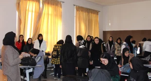 بازدید دانش آموزان هنرستان ساعی شهرستان از آموزشکده فنی وحرفه ای دختران نجف آباد« سمیه»  6