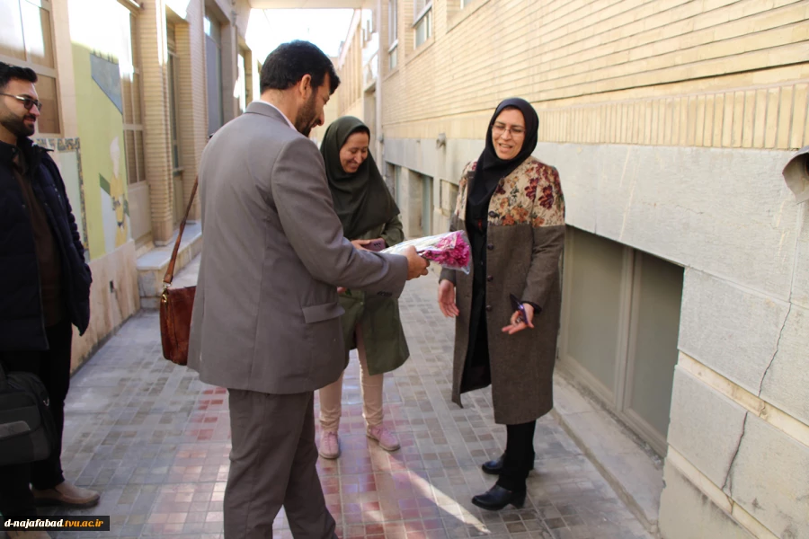 کارگاه ایده پردازی با رویکرد کارآفرینی با حضور دکتر دانشوردر آموزشکده دختران نجف آباد  4