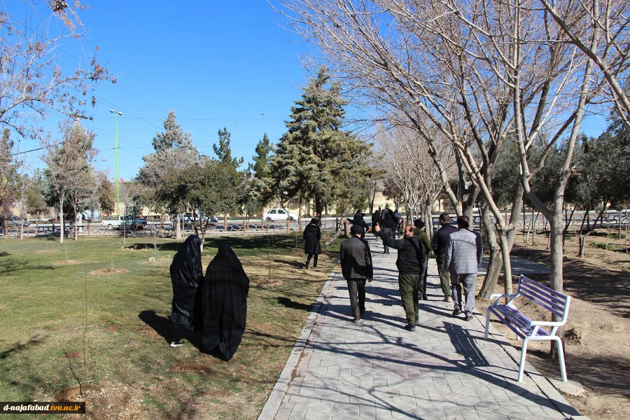 برگزاری پیاده روی کارکنان آموزشکده دختران نجف آباد به مناسبت ایام الله دهه مبارک فجر 1402 9