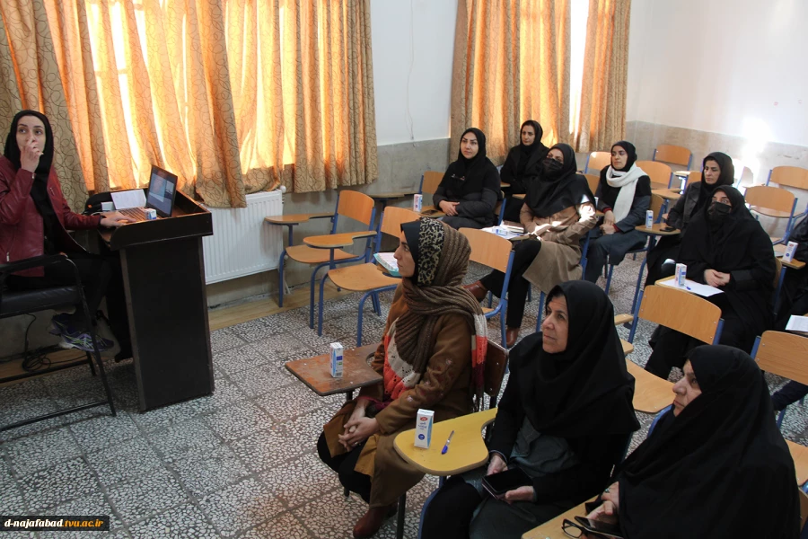 برگزاری کارگاه آموزشی اصلاح سبک زندگی با تغدیه سالم در آموزشکده دختران نجف آباد 3