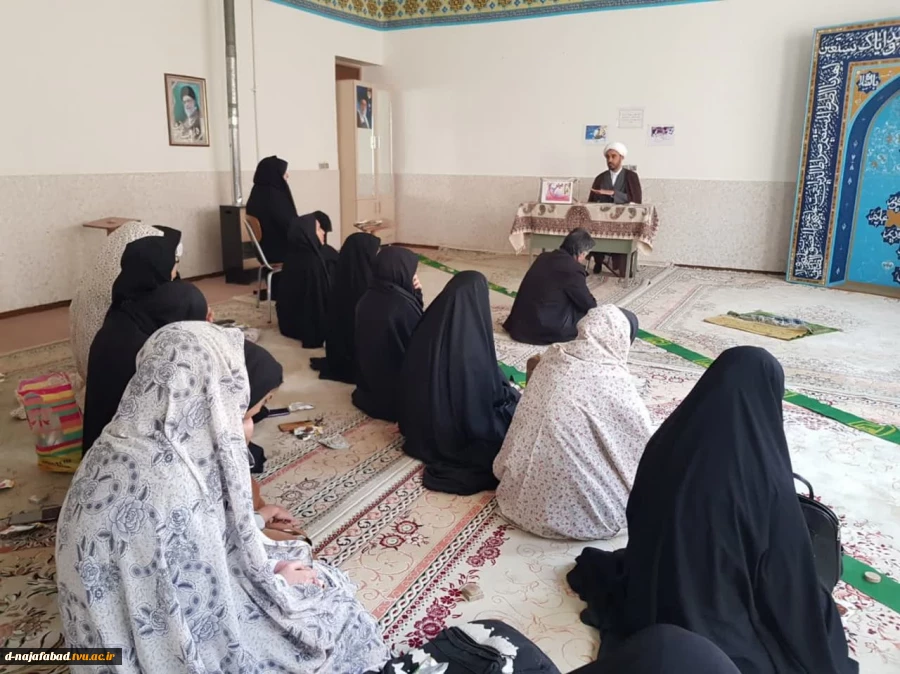 بمناسبت میلاد امام حسین جشن اعیاد شعبانیه درآموزشکده فنی وحرفه ای دختران نجف آباد برگزار شد
 2