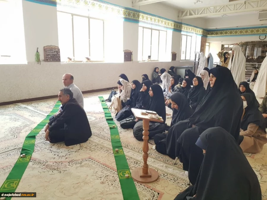 بمناسبت میلاد امام حسین جشن اعیاد شعبانیه درآموزشکده فنی وحرفه ای دختران نجف آباد برگزار شد
 3
