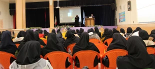 کرسی آزاد اندیشی با موضوع انتخابات وحضور حداکثری درآموزشکده دختران نجف آباد برگزار شد. 4