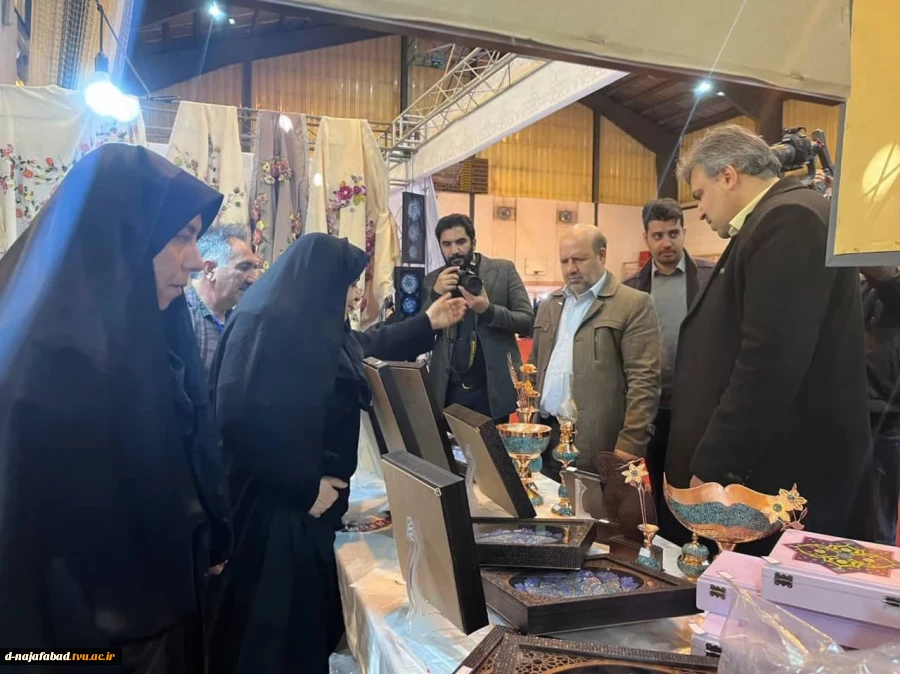 حضور آموزشکده دختران نجف آباد در هفتمین بازارچه دانشجویی نمایشگاه و فروشگاه توانمندی‌ها  تهران  6