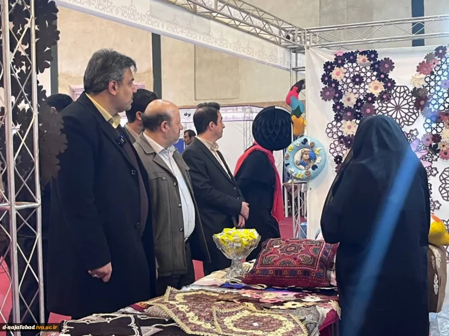 حضور آموزشکده دختران نجف آباد در هفتمین بازارچه دانشجویی نمایشگاه و فروشگاه توانمندی‌ها  تهران  7